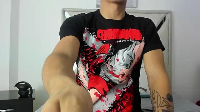 Snapshot of wyatt_3 chatting on 12.01.25 wyatt 3 online show from 12.01.25