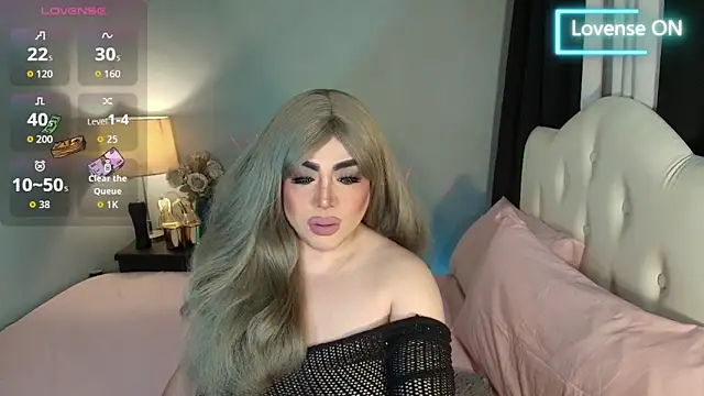 Snapshot of Unforgettable_Maria chatting on 04.08.26 Unforgettable Maria online show from 04.08.26