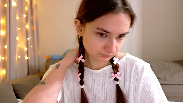 Snapshot of Lelia_Vibe chatting on 11.11.25 Lelia Vibe online show from 11.11.25