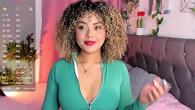 isajonnes18 online show from 12.22.25