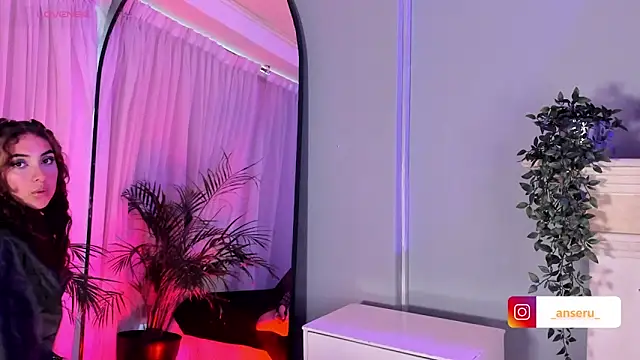 Snapshot of Anseru_ chatting on 10.04.25 Anseru online show from 10.04.25