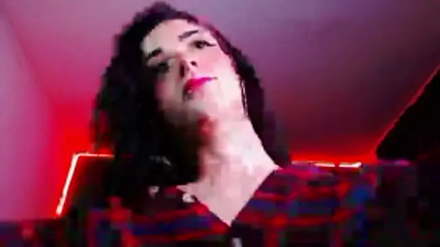 Snapshot of ingrid_zese_ chatting on 12.20.25 ingrid zese online show from 12.20.25