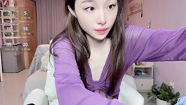Snapshot of Y2Luvk chatting on 10.07.25 Y2Luvk online show from 10.07.25