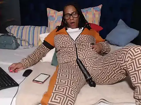 Snapshot of PrettyBoobsxx42 chatting on 11.11.25 PrettyBoobsxx42 online show from 11.11.25