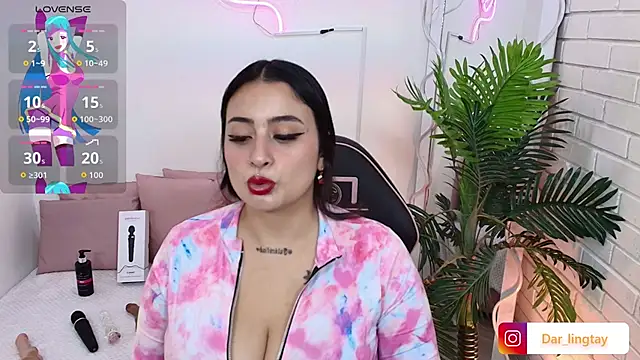 Darling tay online show from 09.21.25