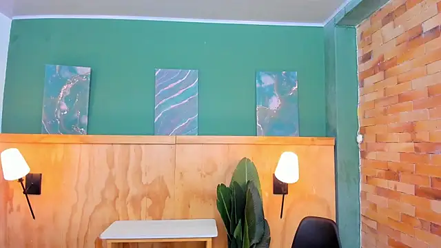 halleylorens online show from 04.14.26