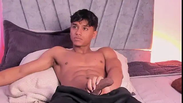 ZYZZ1312 online show from 11.04.25