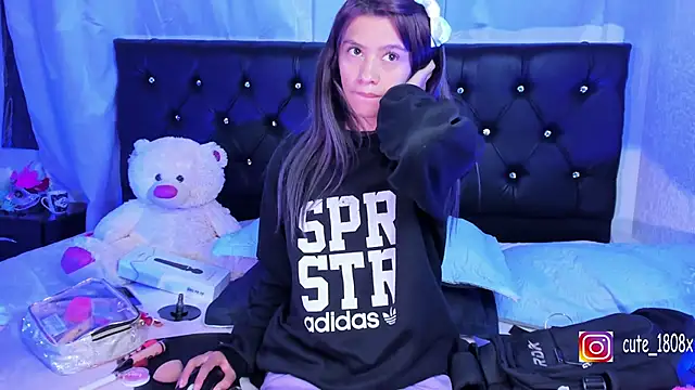 Snapshot of Sofiia_cute_ chatting on 09.22.25 Sofiia cute online show from 09.22.25