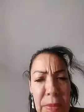 Snapshot of naiaratobon__ chatting on 12.05.25 naiaratobon online show from 12.05.25