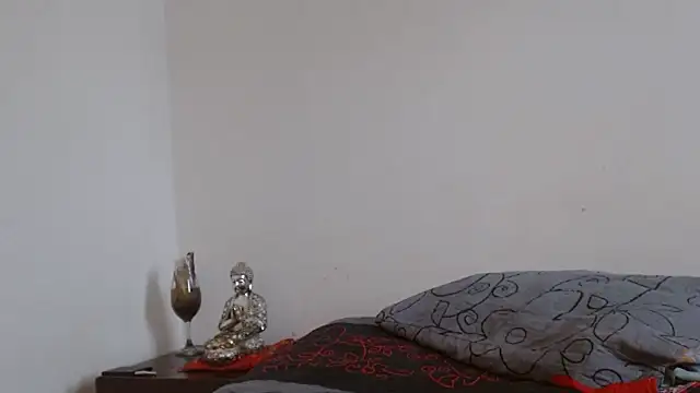 Snapshot of naiaratobon__ chatting on 02.20.26 naiaratobon online show from 02.20.26