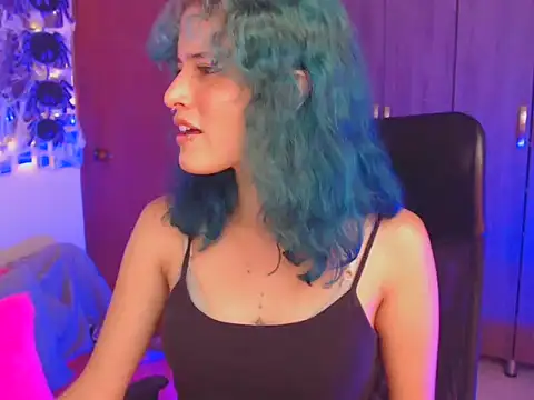 Snapshot of LITTLENAMI_ chatting on 10.14.25 LITTLENAMI  online show from 10.14.25