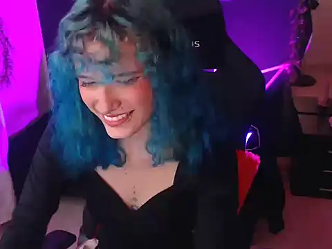 Snapshot of LITTLENAMI_ chatting on 10.25.25 LITTLENAMI  online show from 10.25.25