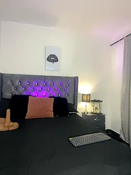 Snapshot of sofii_escobar chatting on 10.18.25 sofii escobar online show from 10.18.25