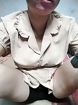 Snapshot of Mie_rose chatting on 09.27.25 Mie rose online show from 09.27.25