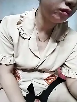 Snapshot of Mie_rose chatting on 09.28.25 Mie rose online show from 09.28.25