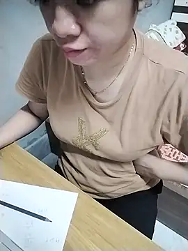 Snapshot of Mie_rose chatting on 10.01.25 Mie rose online show from 10.01.25