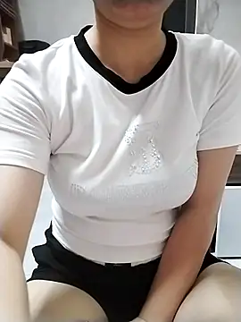 Snapshot of Mie_rose chatting on 10.19.25 Mie rose online show from 10.19.25