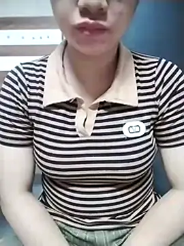 Snapshot of Mie_rose chatting on 10.31.25 Mie rose online show from 10.31.25