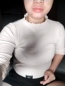 Snapshot of Mie_rose chatting on 11.01.25 Mie rose online show from 11.01.25