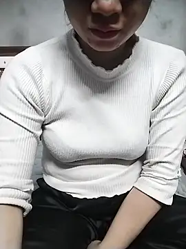 Snapshot of Mie_rose chatting on 11.04.25 Mie rose online show from 11.04.25