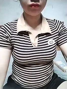 Snapshot of Mie_rose chatting on 11.06.25 Mie rose online show from 11.06.25