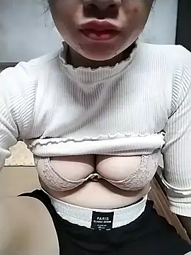 Snapshot of Mie_rose chatting on 11.11.25 Mie rose online show from 11.11.25