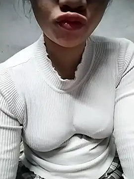 Snapshot of Mie_rose chatting on 11.19.25 Mie rose online show from 11.19.25