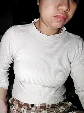 Snapshot of Mie_rose chatting on 11.20.25 Mie rose online show from 11.20.25