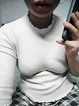 Snapshot of Mie_rose chatting on 11.25.25 Mie rose online show from 11.25.25