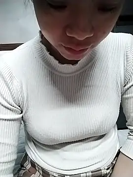 Snapshot of Mie_rose chatting on 11.27.25 Mie rose online show from 11.27.25