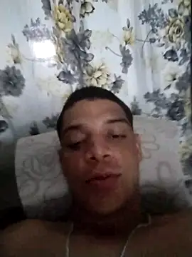 Snapshot of CadencedMimesis chatting on 11.08.25 CadencedMimesis online show from 11.08.25