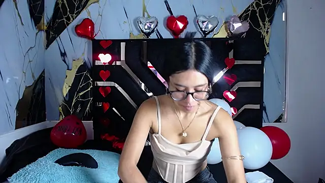 Snapshot of Miahotcs1 chatting on 02.14.26 Miahotcs1 online show from 02.14.26