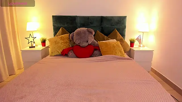 mishapallmer online show from 10.19.25