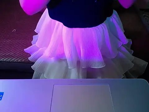 Snapshot of ahoa_Tk chatting on 11.11.25 ahoa Tk online show from 11.11.25