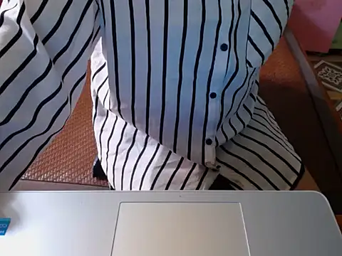 Snapshot of ahoa_Tk chatting on 11.12.25 ahoa Tk online show from 11.12.25