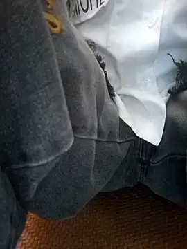 Snapshot of ahoa_Tk chatting on 11.14.25 ahoa Tk online show from 11.14.25