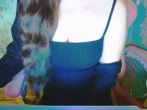 Snapshot of ahoa_Tk chatting on 11.21.25 ahoa Tk online show from 11.21.25