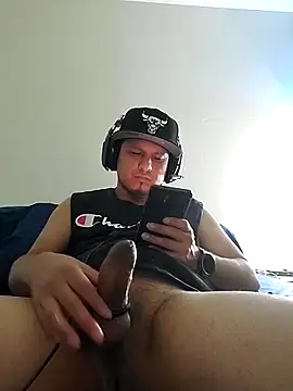 Snapshot of Caramelcumm0093 chatting on 12.18.25 Caramelcumm0093 online show from 12.18.25