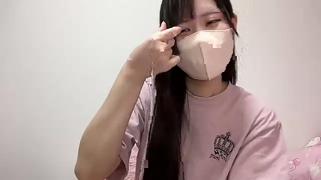 Snapshot of noa_uxu chatting on 11.19.25 noa uxu online show from 11.19.25