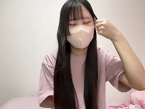 Snapshot of noa_uxu chatting on 11.22.25 noa uxu online show from 11.22.25