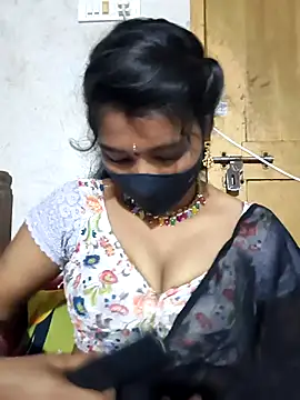 Snapshot of srav43 chatting on 10.22.25 srav43 online show from 10.22.25