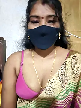 Snapshot of srav43 chatting on 10.28.25 srav43 online show from 10.28.25