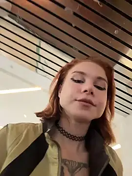 Snapshot of RosieSecret chatting on 10.01.25 RosieSecret online show from 10.01.25