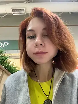 Snapshot of RosieSecret chatting on 10.10.25 RosieSecret online show from 10.10.25