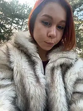 Snapshot of RosieSecret chatting on 11.17.25 RosieSecret online show from 11.17.25