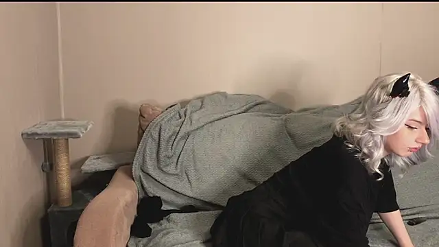 Snapshot of snowy_lisa chatting on 10.23.25 snowy lisa online show from 10.23.25