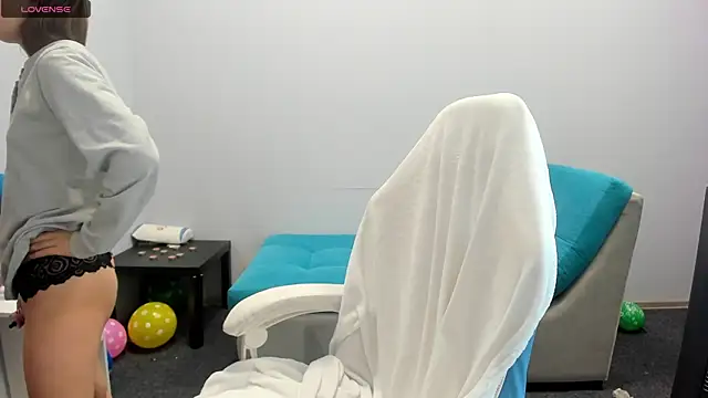 juliamurr 18 online show from 12.03.25