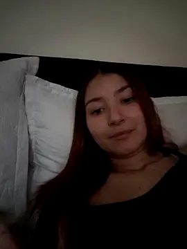 Snapshot of Isis-Blaze chatting on 11.10.25 Isis-Blaze online show from 11.10.25