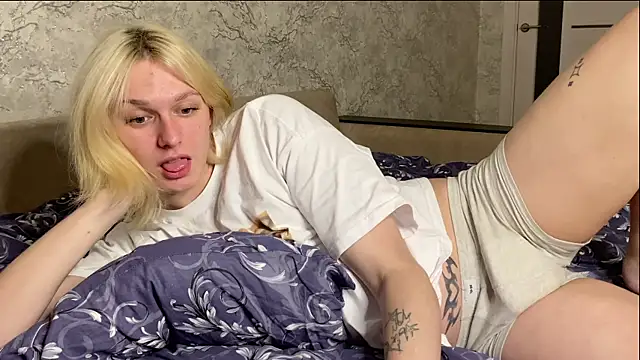 Snapshot of evelina228 chatting on 11.18.25 evelina228 online show from 11.18.25