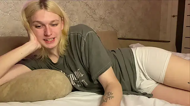 Snapshot of evelina228 chatting on 11.27.25 evelina228 online show from 11.27.25